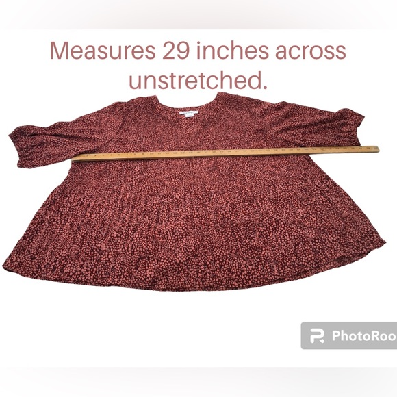 4X Printed Heart Blouse with Swingy Pleats from the In Every Story line at PENN - Picture 7 of 17